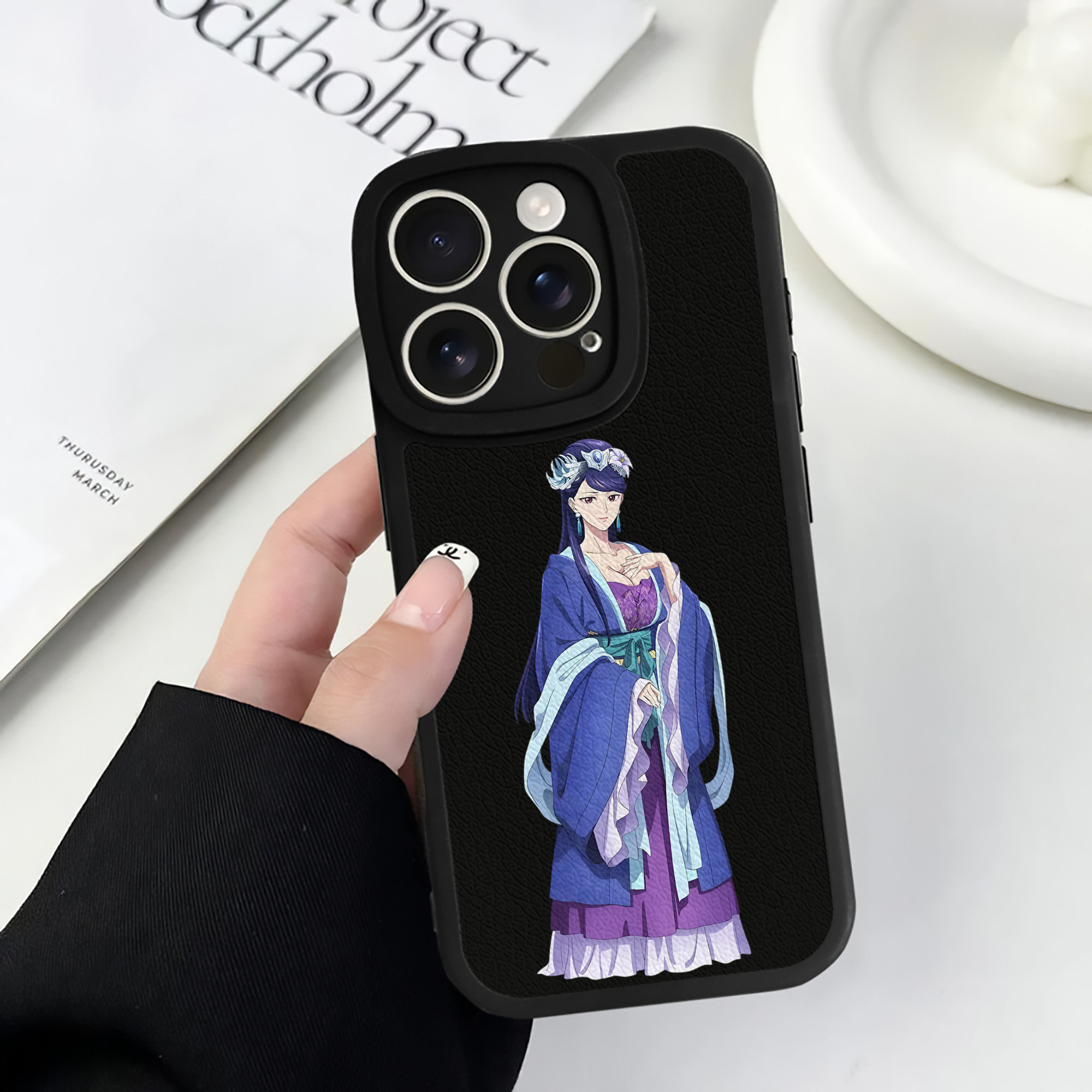 薬屋のひとりごと The Apothecary Diaries 【iPhone 16シリーズ対応】シリコンスマホケース（レザー調） 材質：シリコン